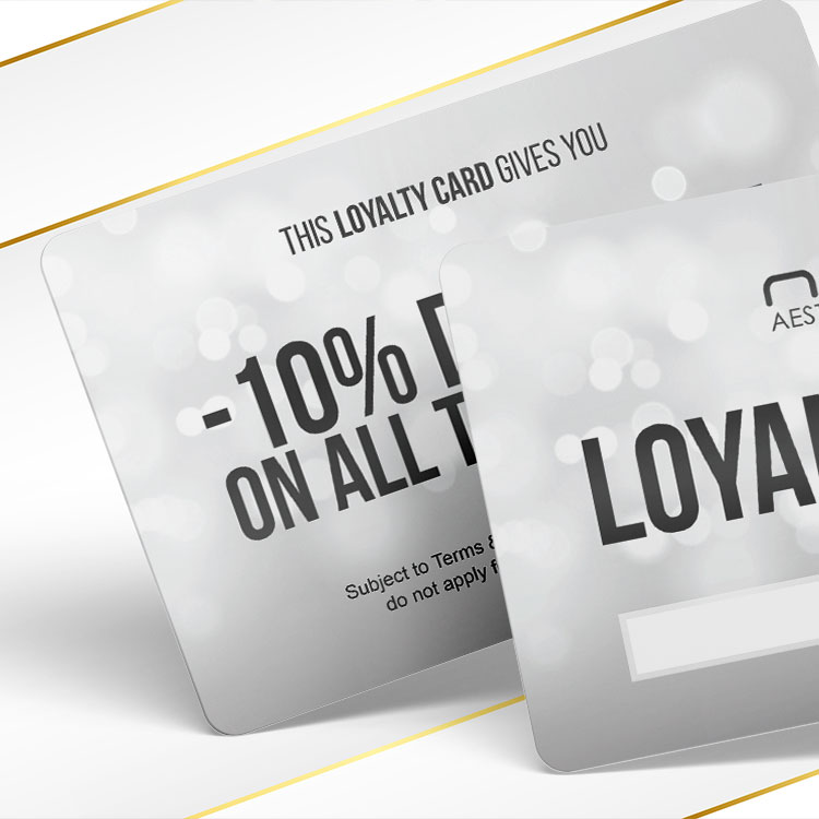 Display of front and back side of Nova Clinic's loyalty programme cards.